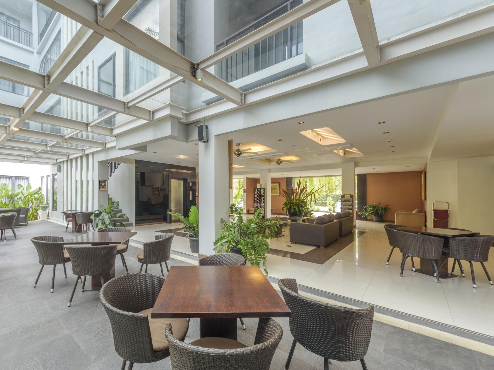 Umalas Hotel & Residence Seminyak Exterior foto